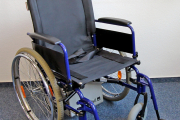 Lastentransporter mit Rollstuhl
